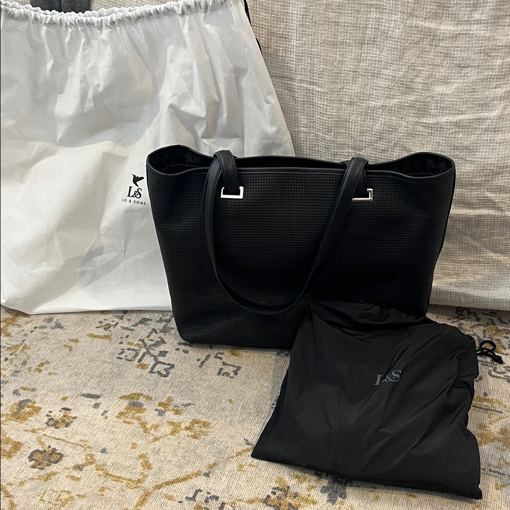 Lo & Sons Seville 13” Tote Black with grey/gold, like new condition, shell incl.